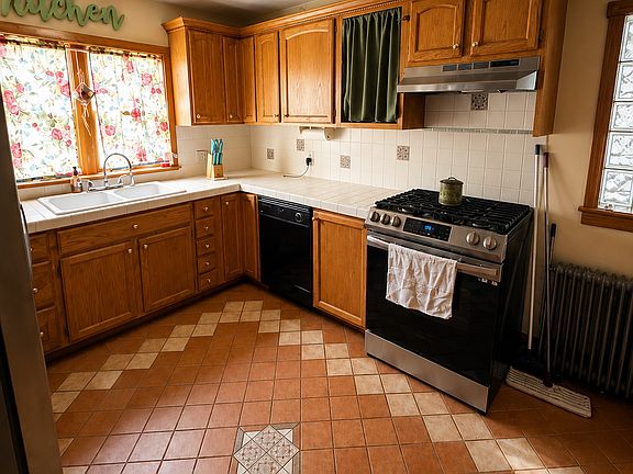 5th image of 315 Leila St #1