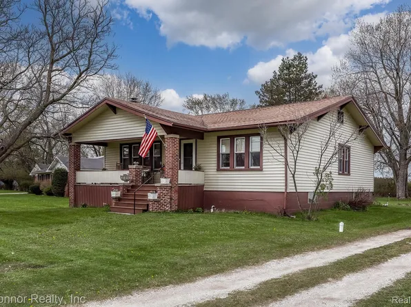 3323 Kinney Rd, Emmett, MI 48022