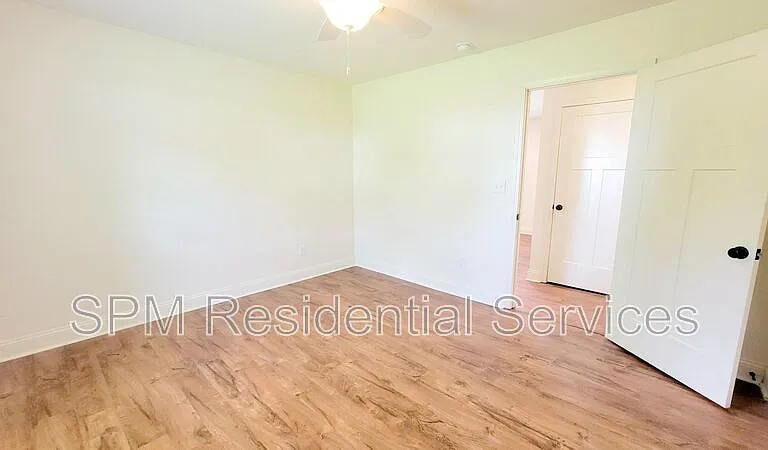 239 N Wallace Ave — Photo 12