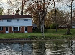 9073 Longcroft Dr, White Lake, MI