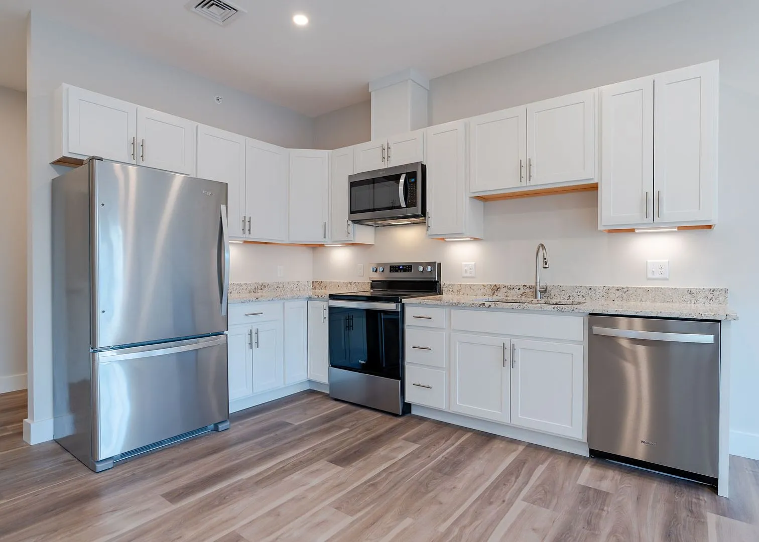 18 Sullivan Street — Photo 2