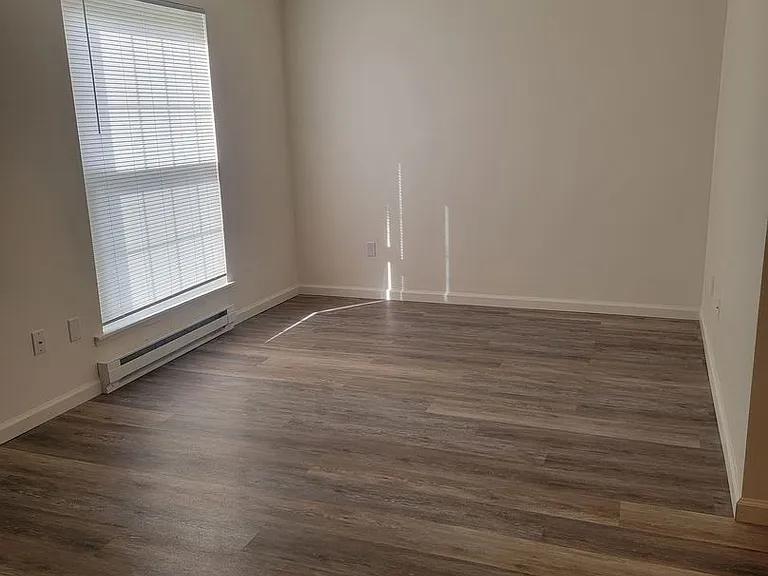 University Park Apartments near Cornell University — Photo 254