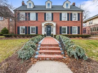 2921 N Lake Dr #2, Milwaukee, WI 53211