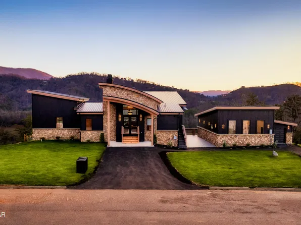 2665 Cloud View Dr, Sevierville, TN 37862