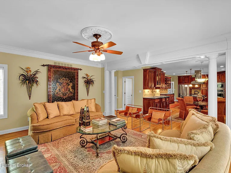 560 N Hubbards Ln — Photo 19