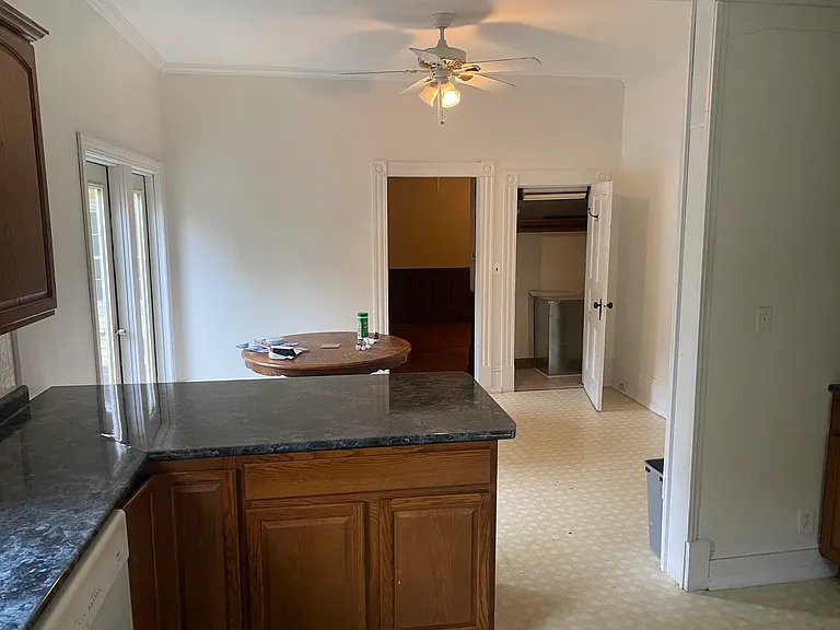 205 N Spring St #B — Photo 11
