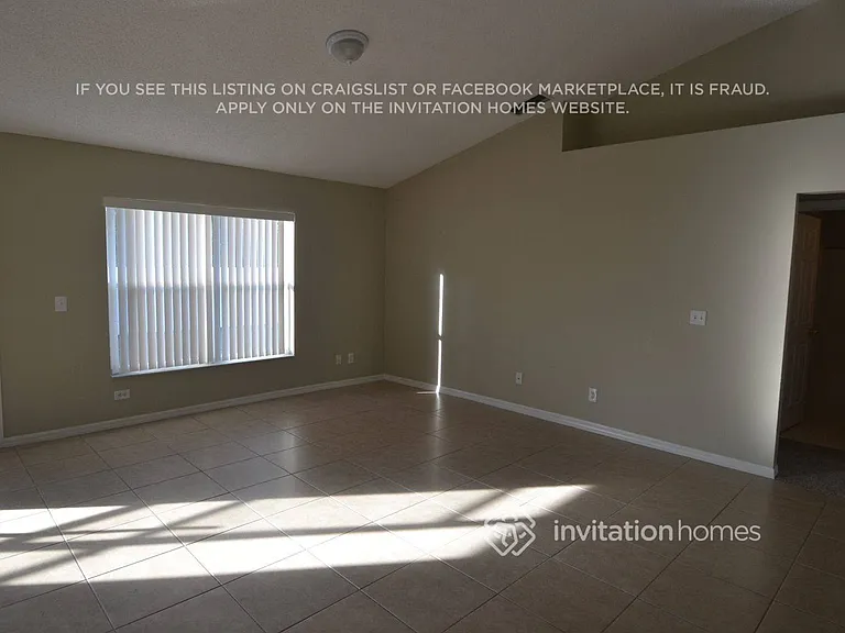 364 Marquee Dr — Photo 2