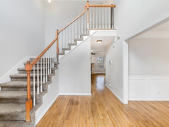 4th image of 2533 Hattington Dr