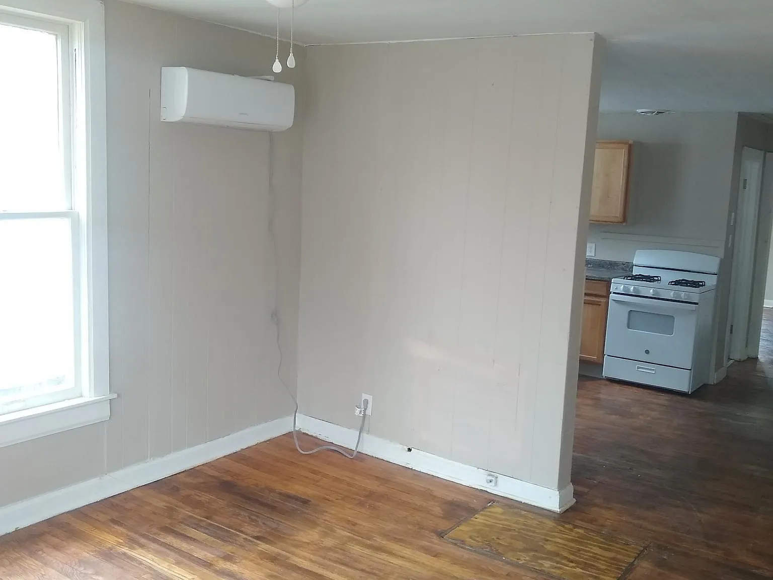918 Boston St — Photo 2