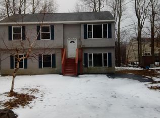 9407 Juniper Dr, Tobyhanna, PA