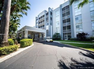 9725 NW 52nd St APT 520, Doral, FL 33178