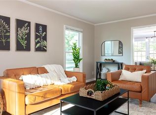 7900 Cambridge St, Prairie Village, KS 66208