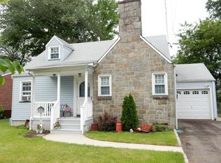 420 Rosewood Ter, Linden, NJ 07036