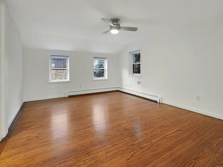 430 Benedict Ave #2 — Photo 5