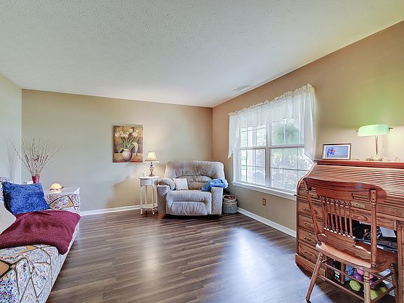 5th image of 8437 Southern Springs Blvd