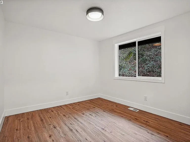 13991 Majestic Ct — Photo 23