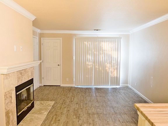 Gorgeous Remodeled 1x1 Living room