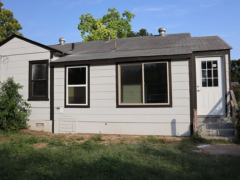 203 Brooks Ave — Photo 5