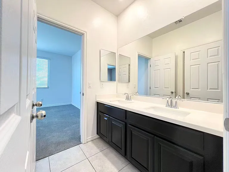 925 Bayberry Ridge St — Photo 21