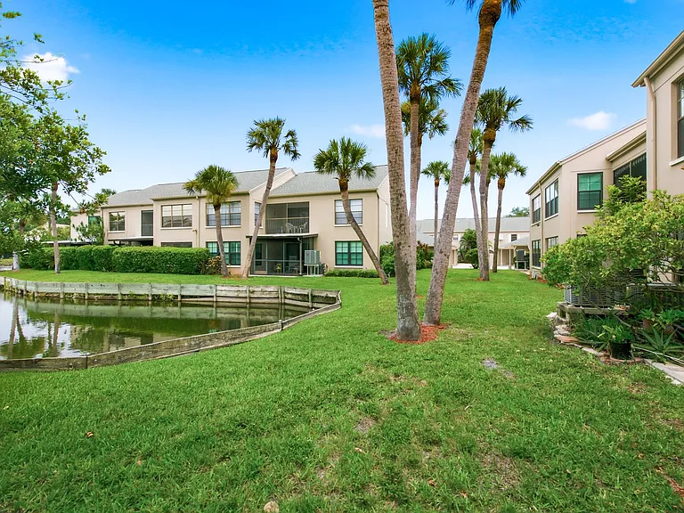2453 Egret Blvd #1 — Photo 31