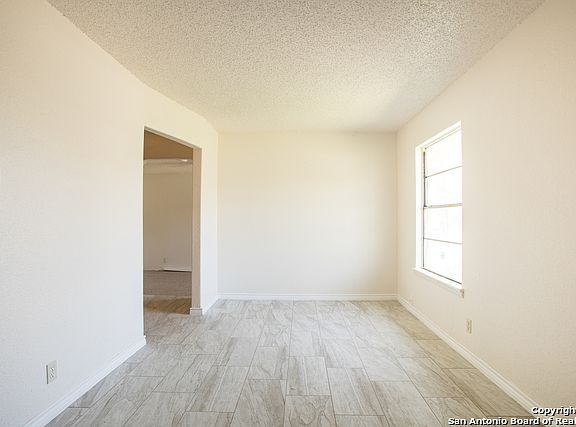 2nd image of 2930 Lasses Blvd