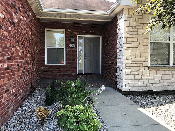 4th image of 102 Woods Manor Dr