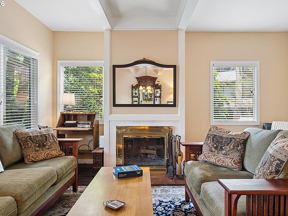 4th image of 599 Wimbledon Ct