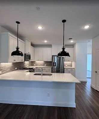2 bed, 2.5 bath, 1841 sqft, $2,700 — Photo 3