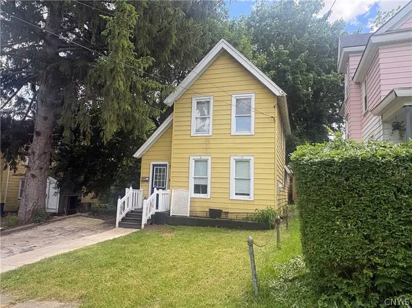 121 Maurice Ave, Syracuse, NY 13205