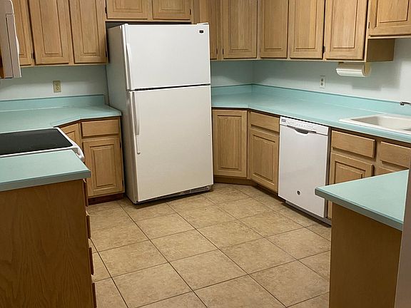 4th image of 1039 S 250 W APT 1B