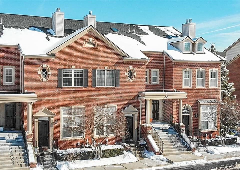 1st image of 29378 Glen Oaks Blvd W #1