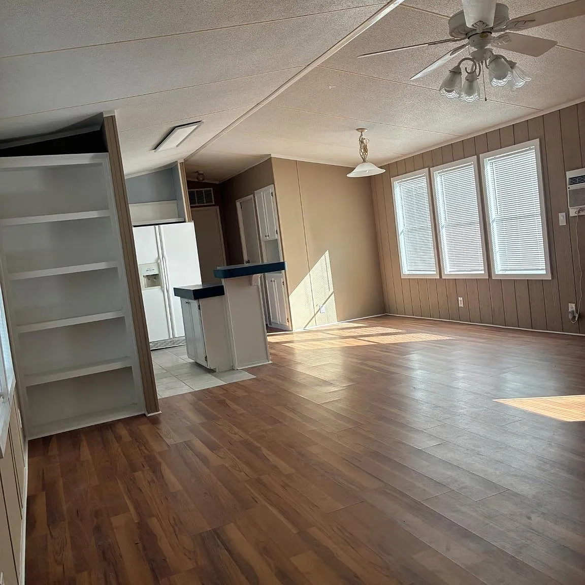 3 bed, 2.0 bath, 896 sqft, $1,500 — Photo 4