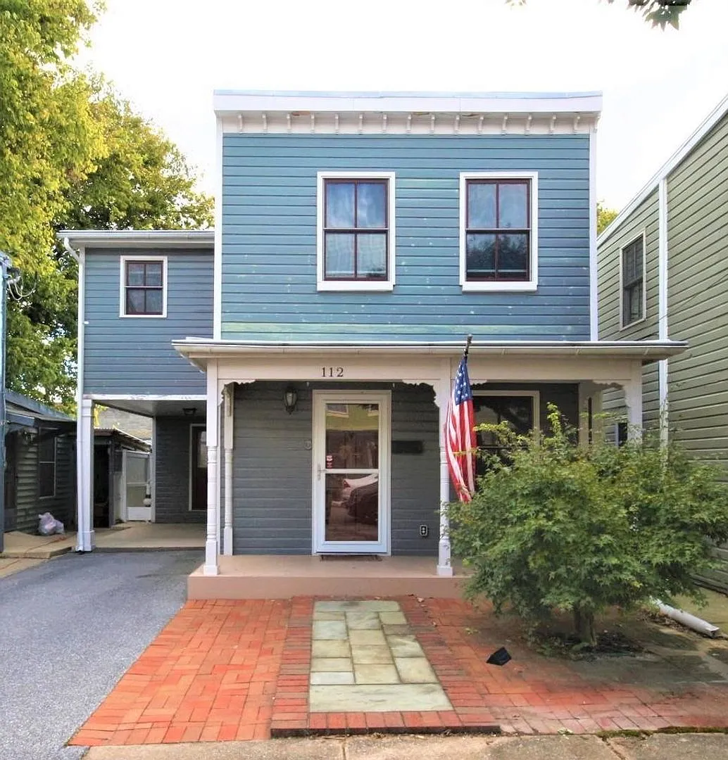 Updated Downtown Frederick Property in prime location available mid August! — Photo 2