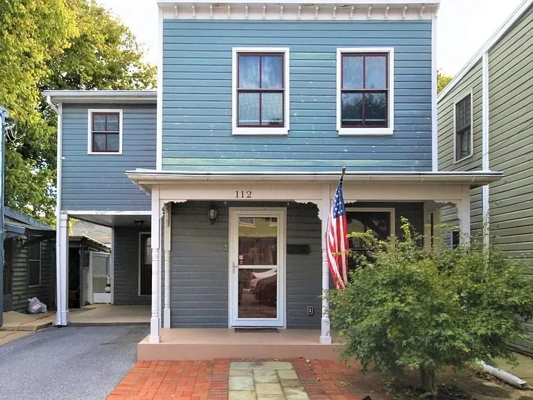 112 Water St — Photo 2