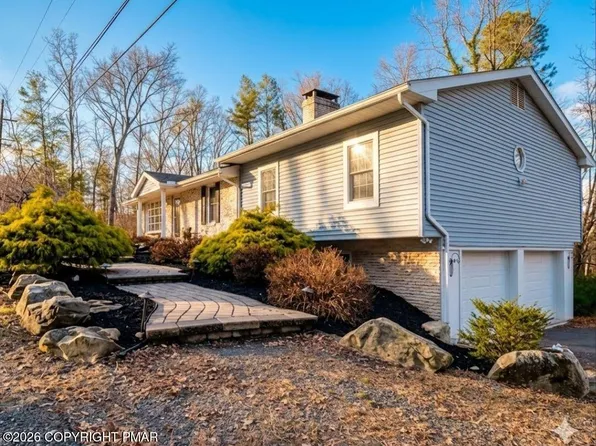 5261 Glenbrook Rd, Stroudsburg, PA 18360