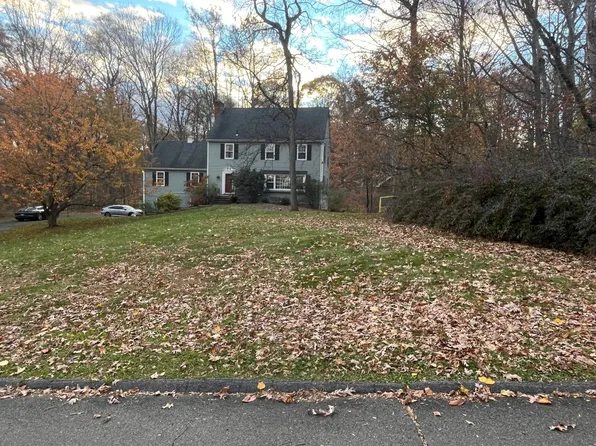 131 Fieldcrest Drive, Ridgefield, CT 06877