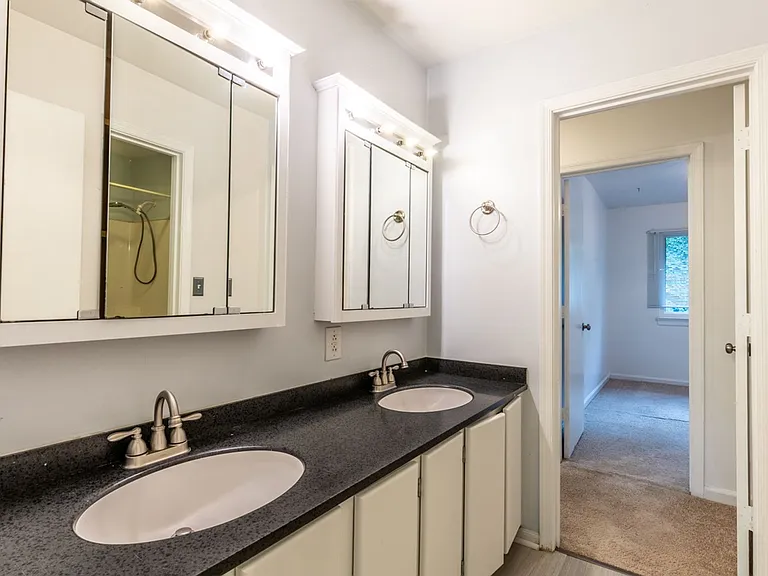 110 Woodlake Dr — Photo 26