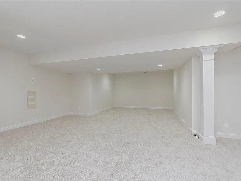 10264 Normandy Way — Photo 33