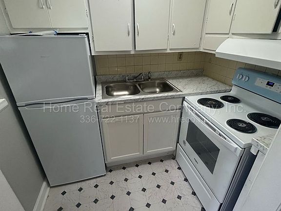 3rd image of 4160-4180 James St #11