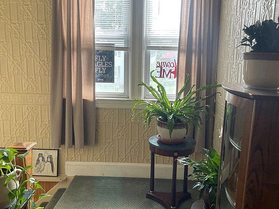 4th image of 109 S Main St APT 3