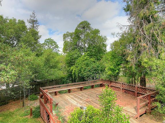 4th image of 100 Cary Dr