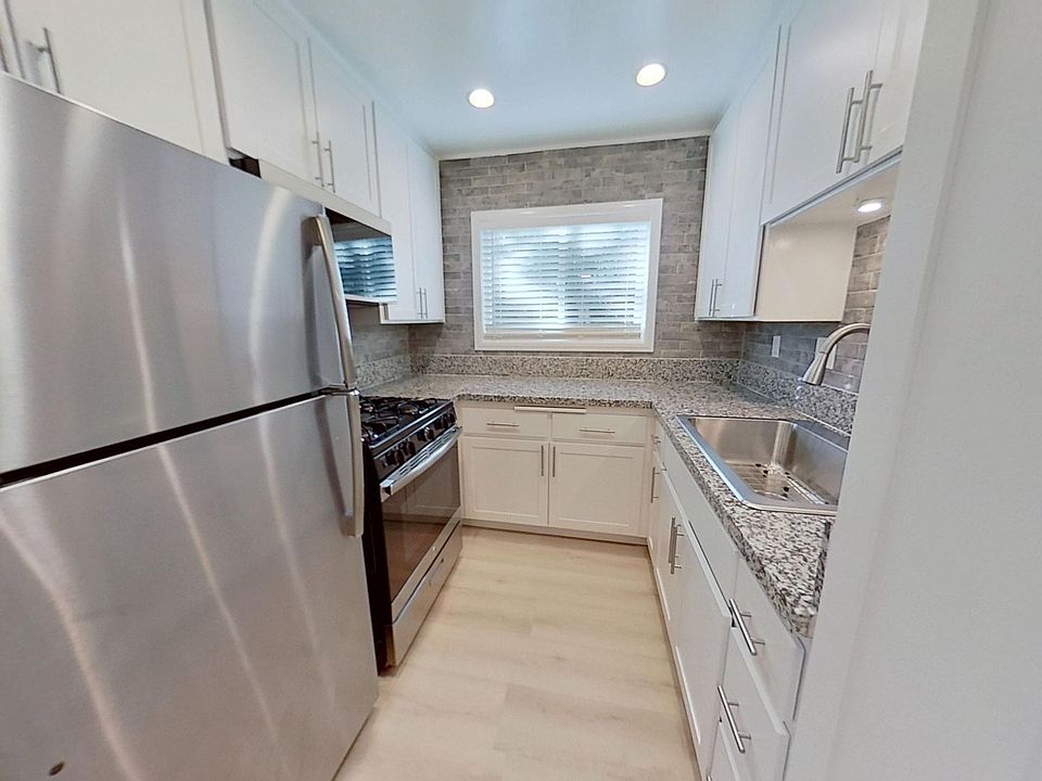 1st image of 1244 Robinson Ave #2