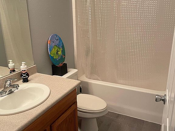 3rd image of 73531 Sun Valley Dr #4