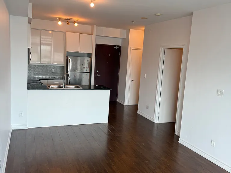 1328 Birchmount Rd #1204 — Photo 7