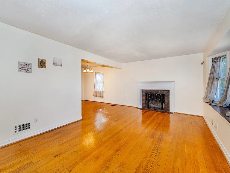 93 Elycroft Pkwy — Photo 6