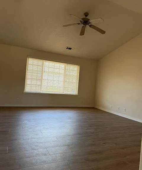 1674 Nunnwood Ln — Photo 15