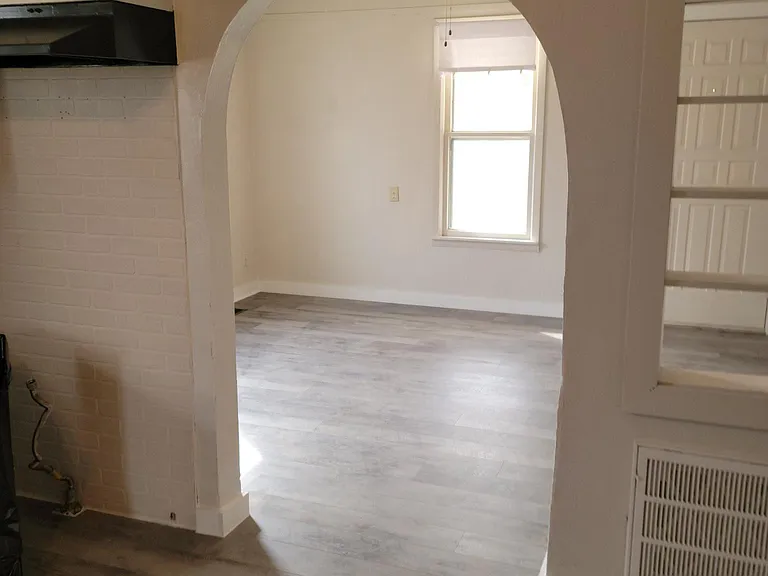 538 E C Ave — Photo 10