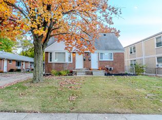 1627 W Nine Mile Rd, Ferndale, MI 48220