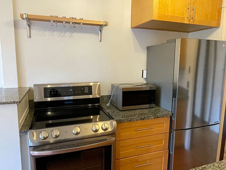 3121 Franklin Ave E #23 — Photo 6