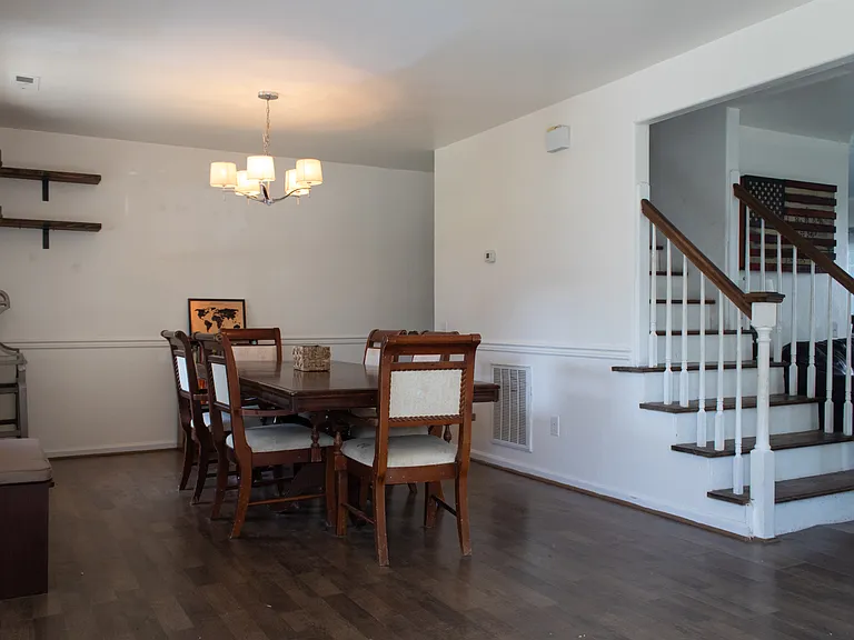210 Rockwood Pl — Photo 9